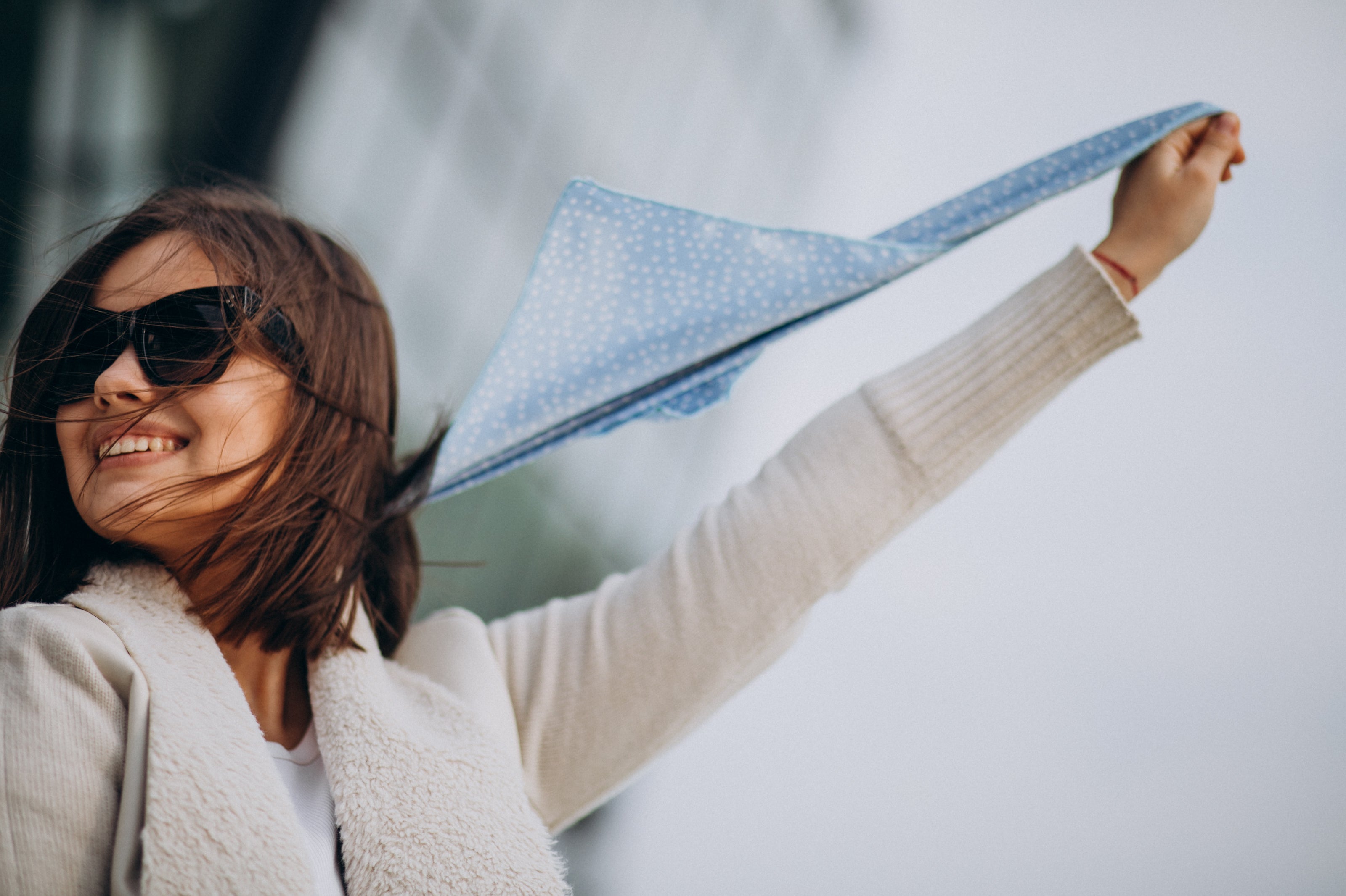 צעיפים לנשים – הרבה מעבר לחורף: השימושים החדשים שאת חייבת להכיר